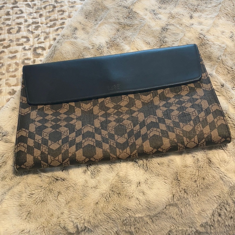 Gucci wallet clutch